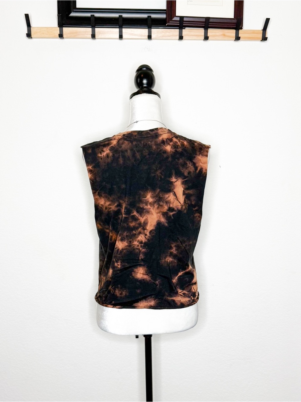 AC/DC Bleach Wash Muscle Tank Women’s Medium Distressed Graphic Band Tee Black O - Picture 3 of 6
